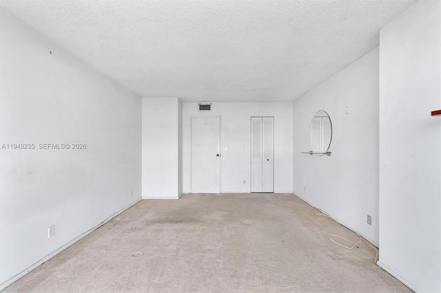 600 Parkview Dr 927, Hallandale Beach, FL 33009