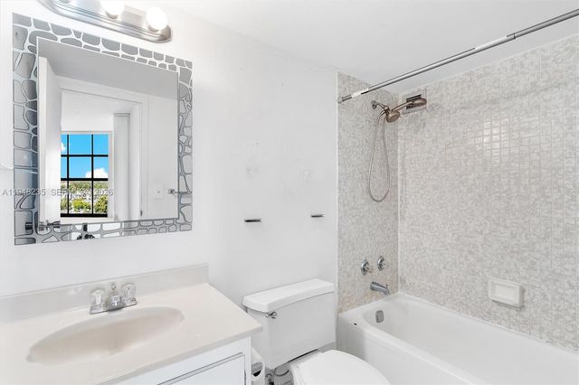 600 Parkview Dr 927, Hallandale Beach, FL 33009