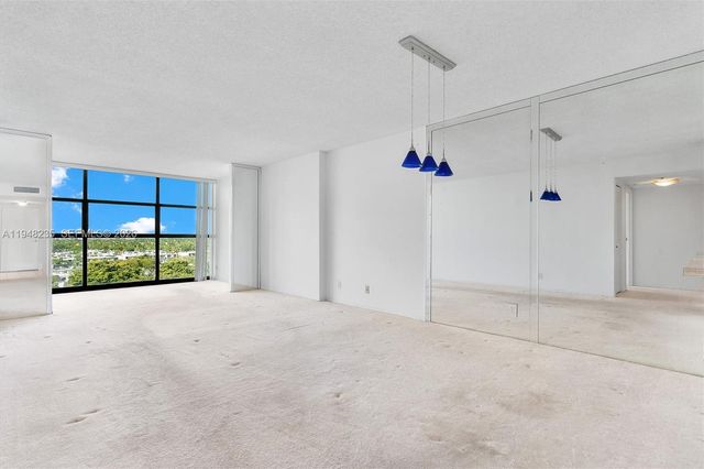 600 Parkview Dr 927, Hallandale Beach, FL 33009
