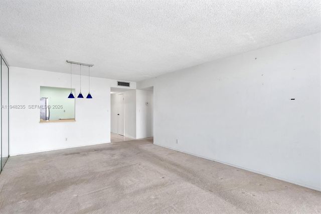 600 Parkview Dr 927, Hallandale Beach, FL 33009