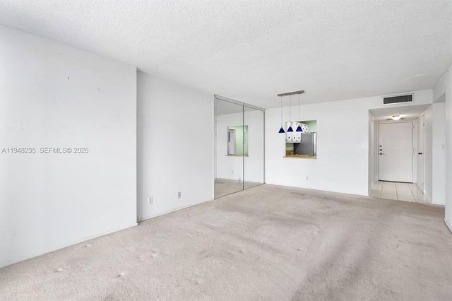 600 Parkview Dr 927, Hallandale Beach, FL 33009