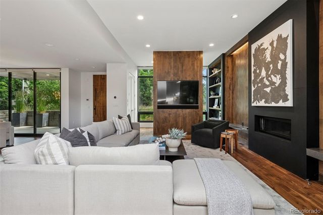 2539 E 5th Avenue, Denver, CO 80206