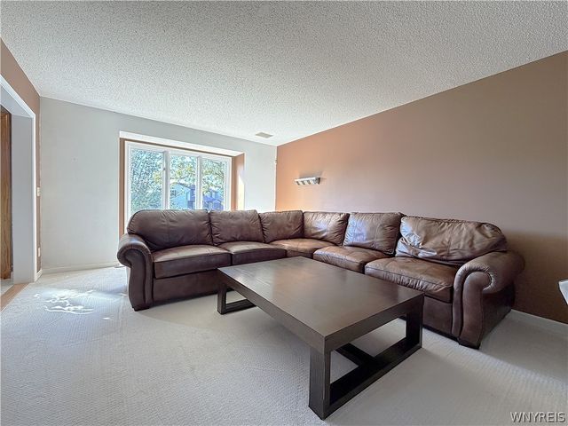 5545 Country Club Lane, Hamburg, NY 14075