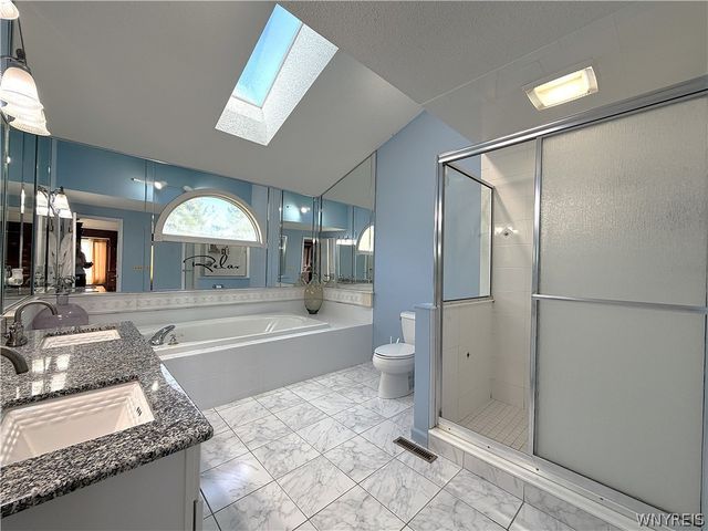 5545 Country Club Lane, Hamburg, NY 14075