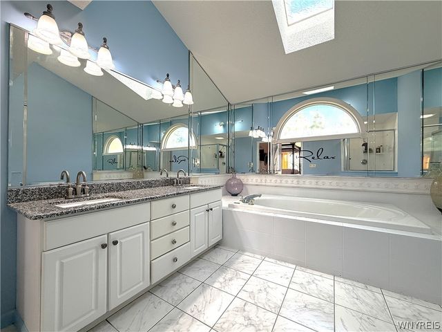 5545 Country Club Lane, Hamburg, NY 14075