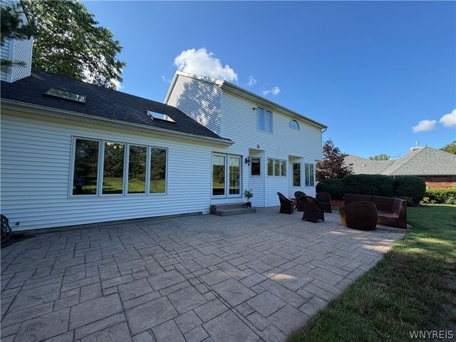 5545 Country Club Lane, Hamburg, NY 14075