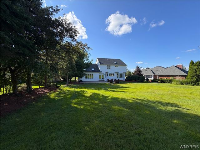 5545 Country Club Lane, Hamburg, NY 14075