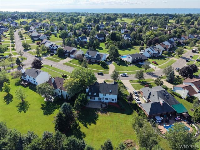 5545 Country Club Lane, Hamburg, NY 14075