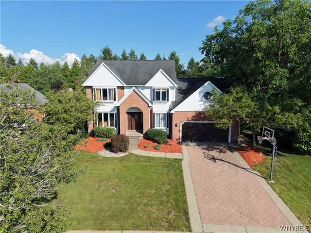 5545 Country Club Lane, Hamburg, NY 14075