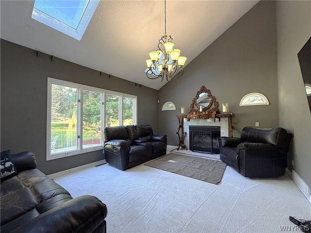 5545 Country Club Lane, Hamburg, NY 14075