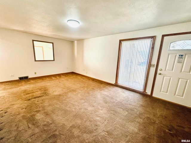 15 SANDALWOOD Lane, Bartonville, IL 61607