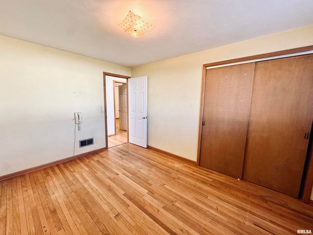 15 SANDALWOOD Lane, Bartonville, IL 61607