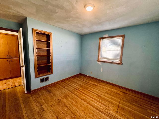 15 SANDALWOOD Lane, Bartonville, IL 61607