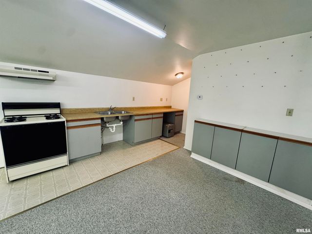 15 SANDALWOOD Lane, Bartonville, IL 61607