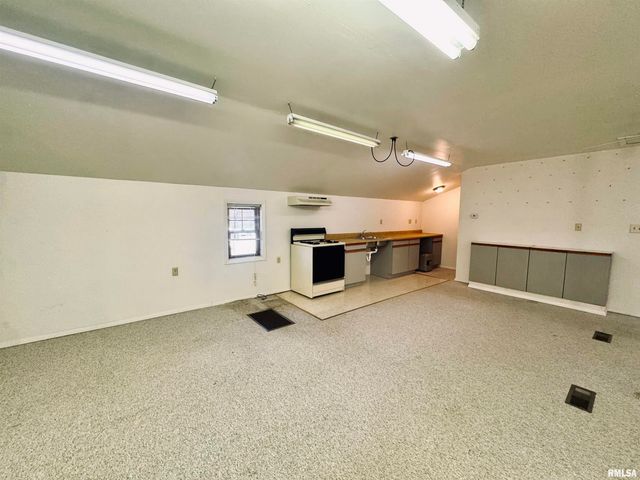 15 SANDALWOOD Lane, Bartonville, IL 61607