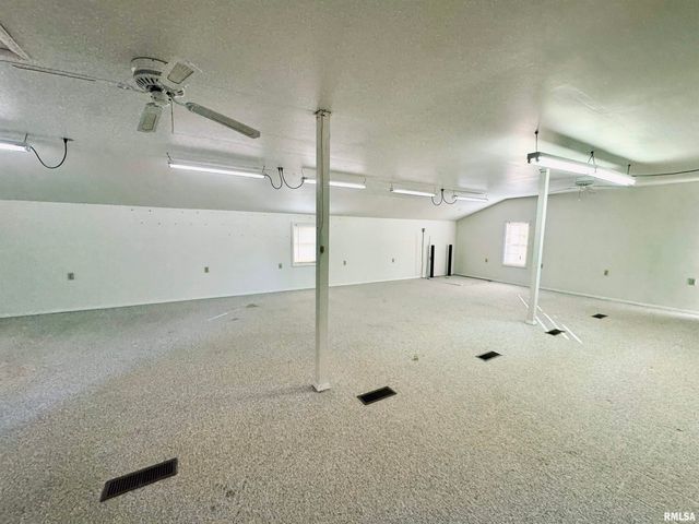 15 SANDALWOOD Lane, Bartonville, IL 61607