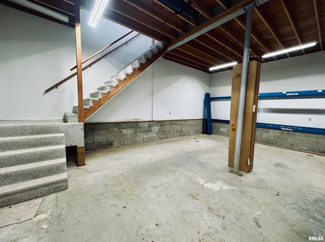 15 SANDALWOOD Lane, Bartonville, IL 61607