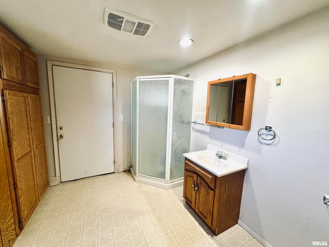 15 SANDALWOOD Lane, Bartonville, IL 61607