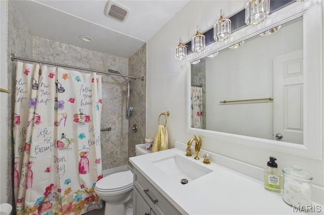 2755 Blackforest Drive, Oakville, MO 63129