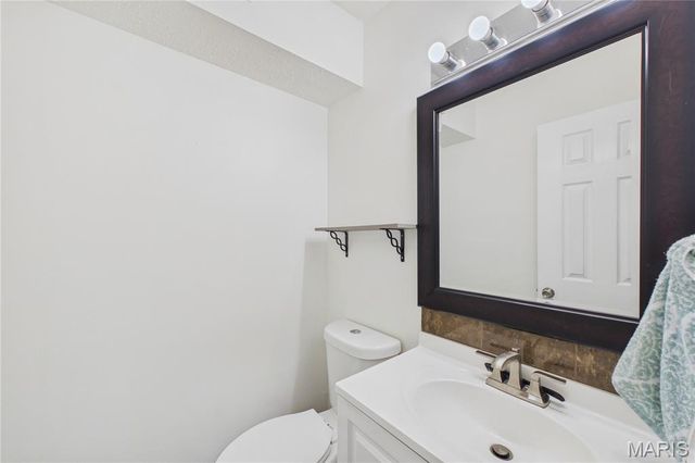2755 Blackforest Drive, Oakville, MO 63129