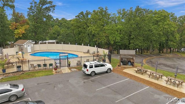2755 Blackforest Drive, Oakville, MO 63129