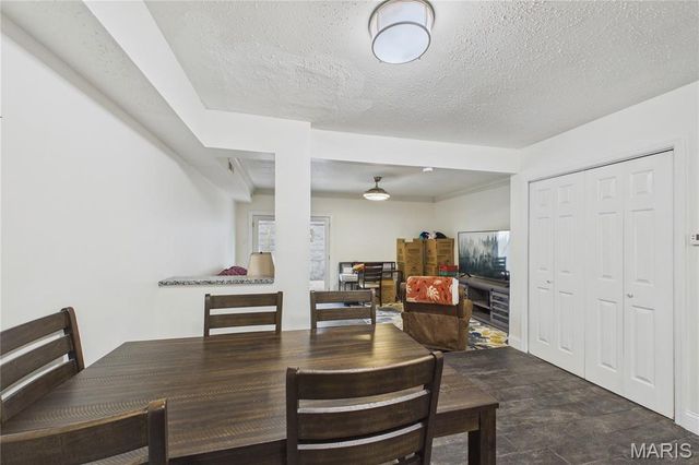 2755 Blackforest Drive, Oakville, MO 63129