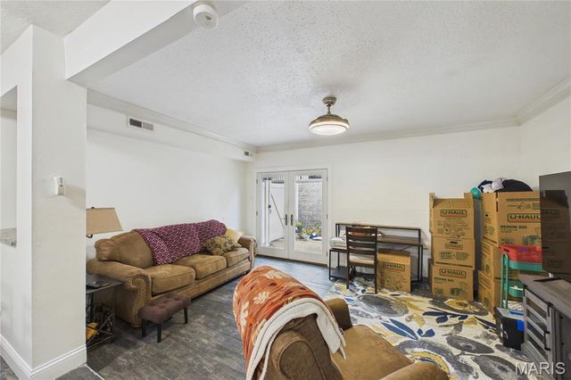 2755 Blackforest Drive, Oakville, MO 63129