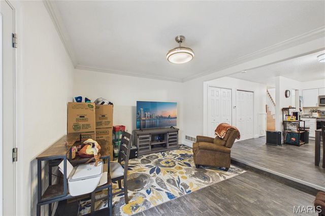 2755 Blackforest Drive, Oakville, MO 63129