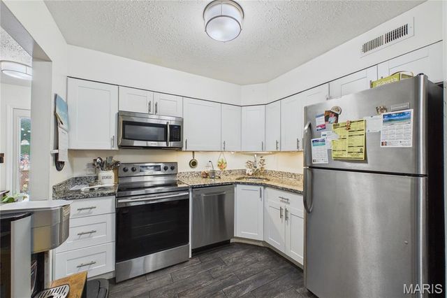 2755 Blackforest Drive, Oakville, MO 63129