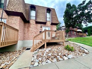 2755 Blackforest Drive, Oakville, MO 63129