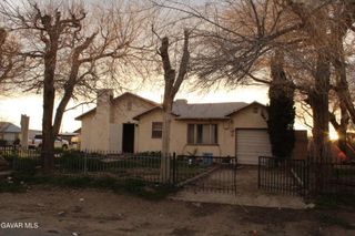 2901 Desert Street, Rosamond, CA 93560