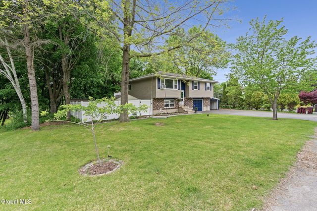 54 Kuhl Boulevard, North Greenbush, NY 12198