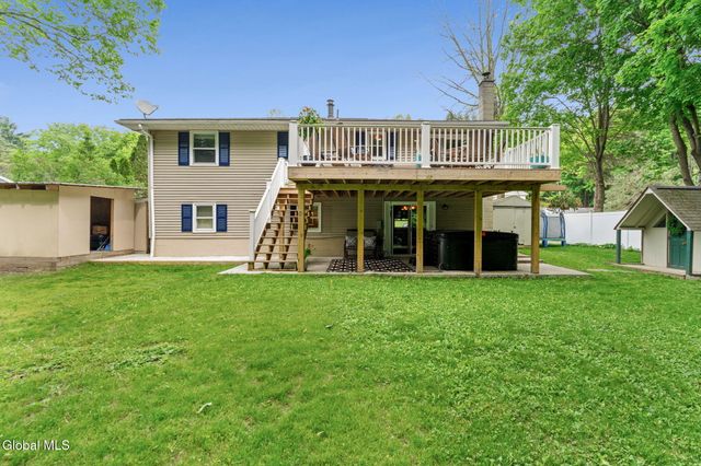 54 Kuhl Boulevard, North Greenbush, NY 12198