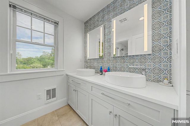 26 George Street, Allendale, NJ 07401