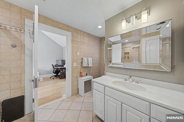 26 George Street, Allendale, NJ 07401