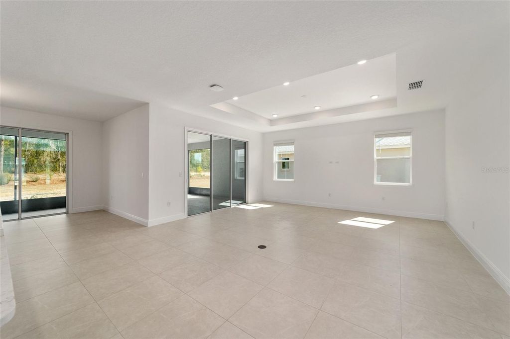 Image 12 of property listing at 10026 SW 106TH CIRCLE, Ocala, FL 34481