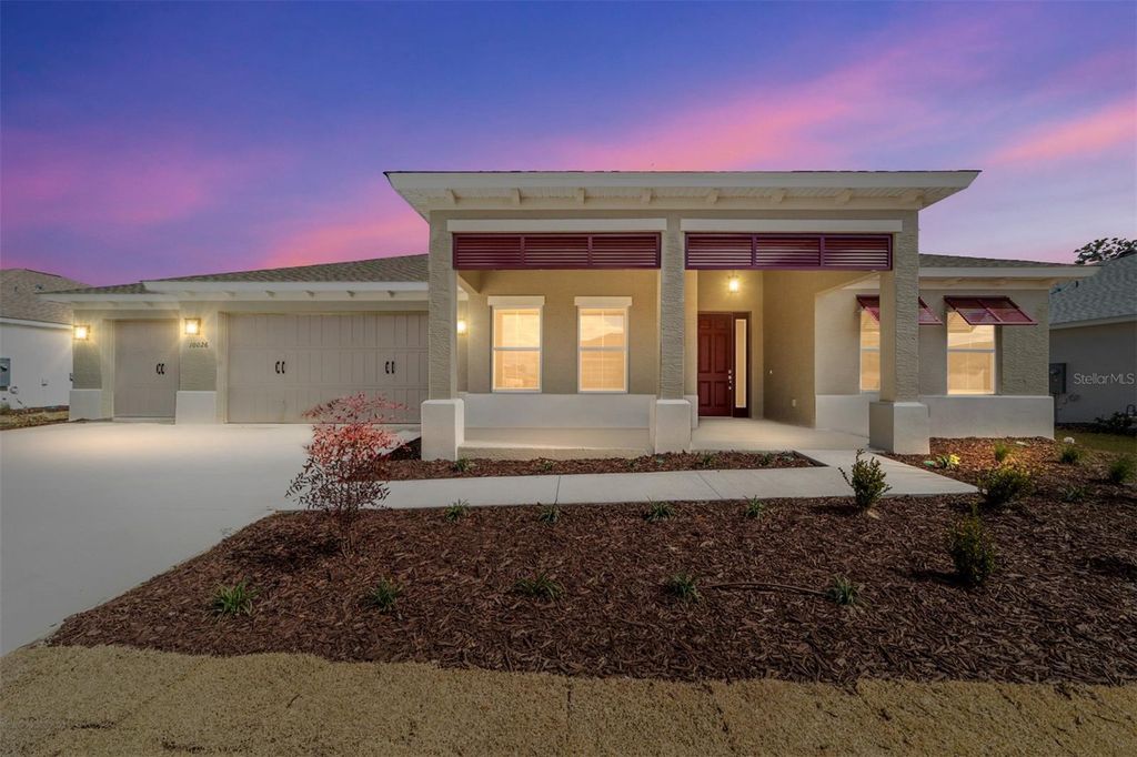 Image 5 of property listing at 10026 SW 106TH CIRCLE, Ocala, FL 34481