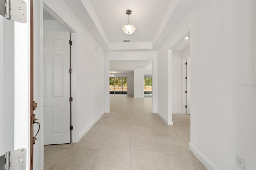 Image 10 of property listing at 10026 SW 106TH CIRCLE, Ocala, FL 34481