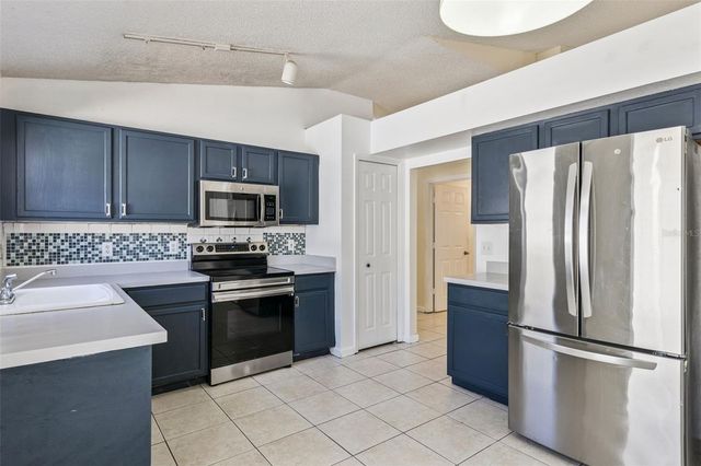 1009 WINDING WATER WAY, Clermont, FL 34714