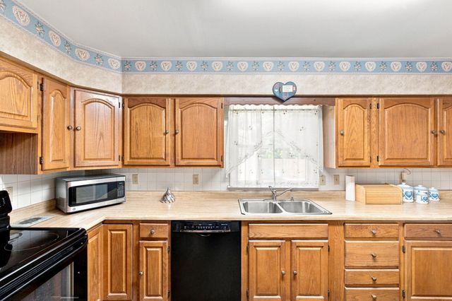 1111 Comanche Trail, Georgetown, KY 40324