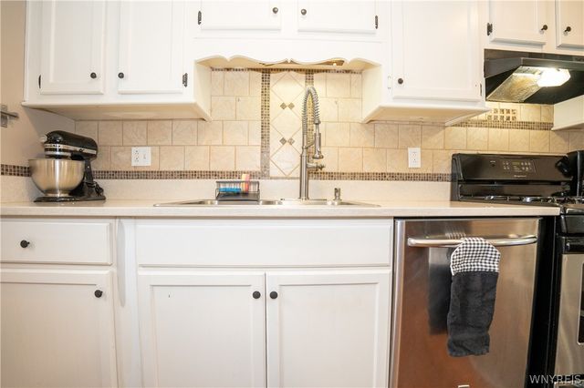 4252 Glenwillow Drive, Hamburg, NY 14075