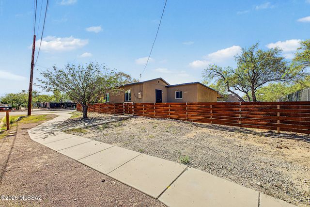 1347 S 7th Avenue, Tucson, AZ 85713