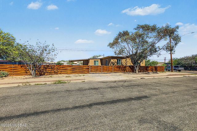 1347 S 7th Avenue, Tucson, AZ 85713