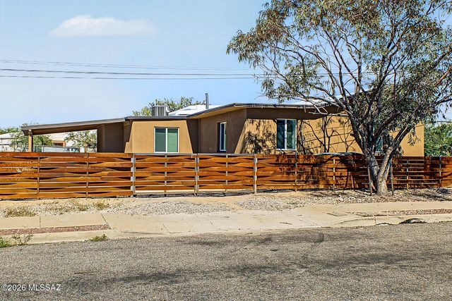 1347 S 7th Avenue, Tucson, AZ 85713