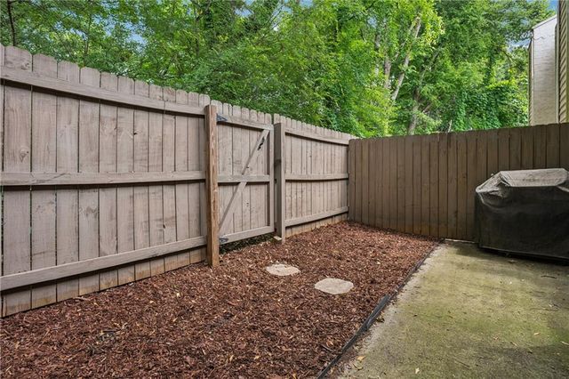 1771 Defoor NW Avenue D, Atlanta, GA 30318