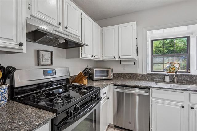 1771 Defoor NW Avenue D, Atlanta, GA 30318