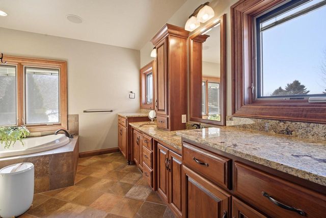 W4348 Niagara LANE, Fond Du Lac, WI 54937