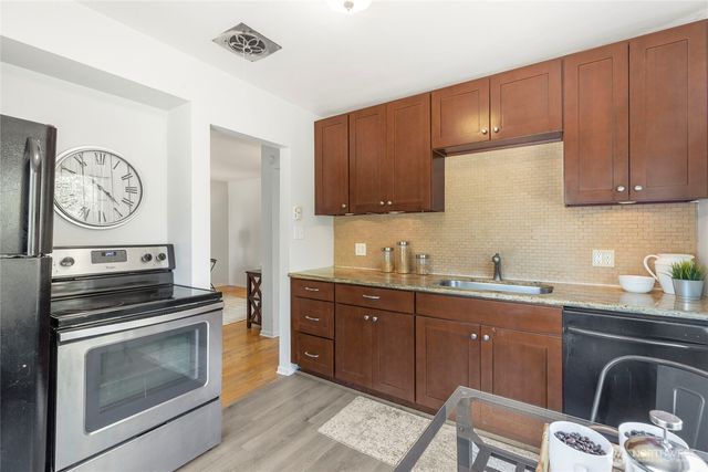 1403 NW 59th Street, Seattle, WA 98107