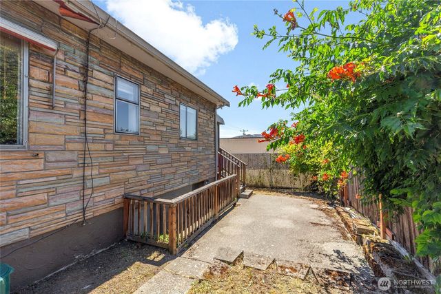1403 NW 59th Street, Seattle, WA 98107