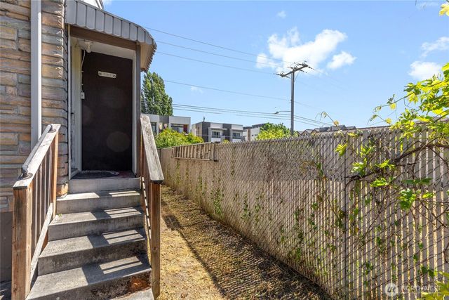 1403 NW 59th Street, Seattle, WA 98107